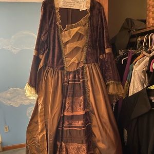 Size large Halloween ren fair style dress.